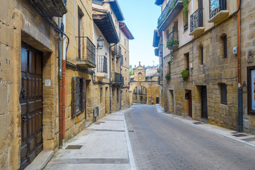 Fototapeta na wymiar peaceful street of rioja town, Spain