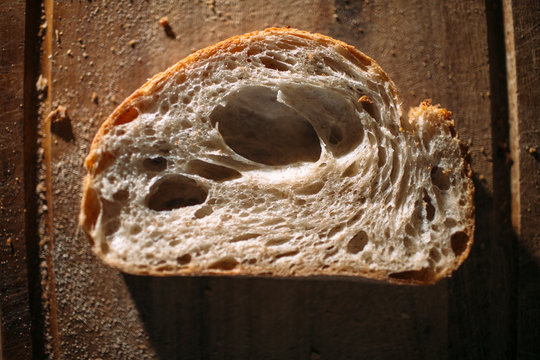 Slice artisan bread