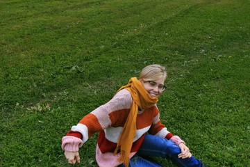Fototapeta premium girl on the grass