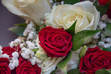 Detail of bride's roses bouquet 