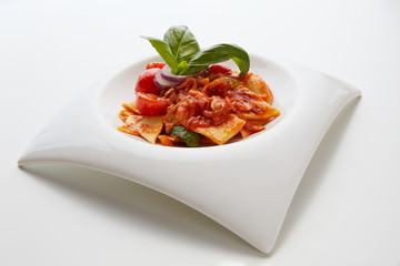 maccheroni with fresh tomato sauce and basil