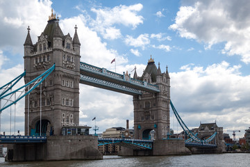 Fototapeta na wymiar London Tower Bridge standing over the River Thames.