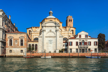 Fototapeta na wymiar San Geremia Church in the grand canal of Venice, Italy.