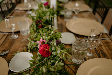 wedding garden party dinner party table setting