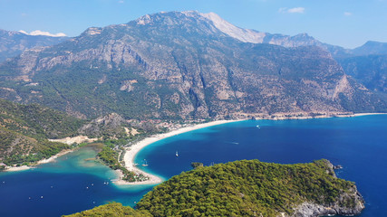 Obraz premium Oludeniz Blue Lagoon. Oludeniz is a amazing beach on the southwest coast of Turkey.