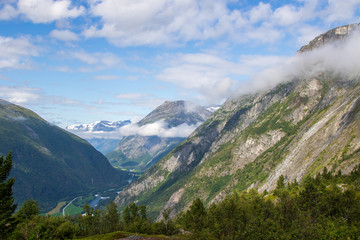 Obraz na płótnie Canvas norwegian mountains