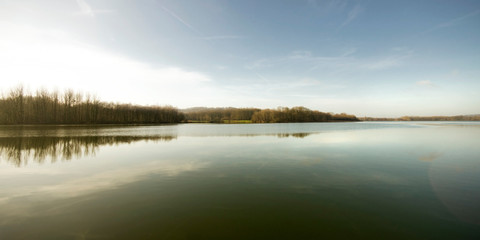 Fototapeta na wymiar Lac d'automne