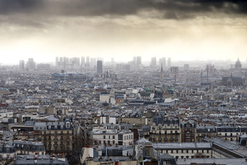 Paris sous les nnuages