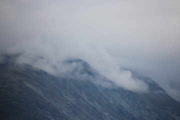Fototapeta na wymiar Misty Alaskan morning 