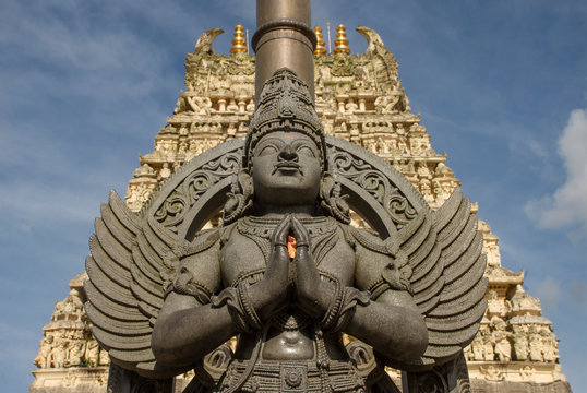 Garuda statue in the Chennakesava temple