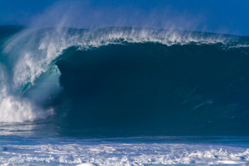 Giant breaking Ocean Wave in Hawaii