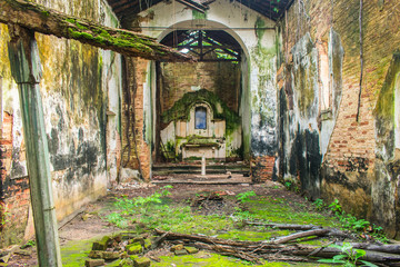 Interior of the ruins of the church at Engenho Amparo (a sugar cane farm dating back to the 17th century) in Ilha de Itamaraca - Pernambuco, Brazil - obrazy, fototapety, plakaty