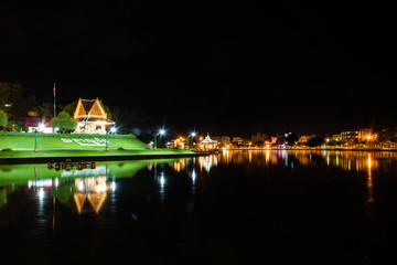 Fototapeta na wymiar night view of the river in thailand