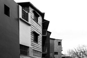 casa em preto e branco