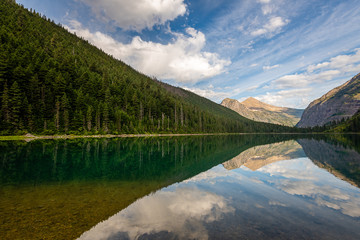 Fototapeta na wymiar Avalanche Lake, Glacier National Park, Montana