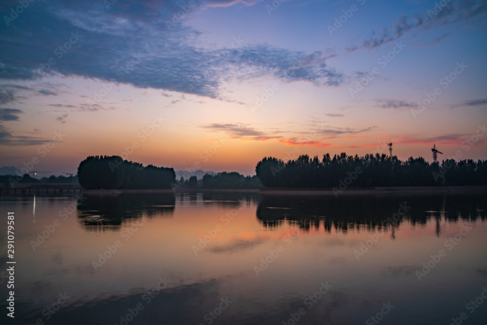 Poster Evening glow in the sky and water