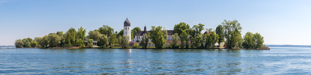 Abtei Kloster auf Frauenchiemsee Panorama von Westen