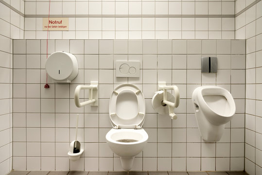 Behindertentoilette