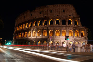 Fototapeta na wymiar Roman Colosseum Flavio at night.