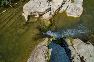 Ruscello di montagna a Piobbico nelle Marche