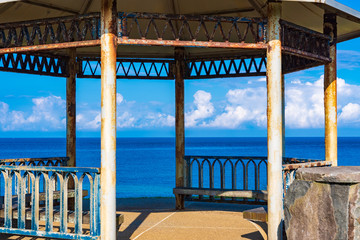 夏空の角島灯台公園（山口県）
