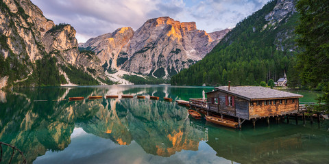 Pragser Wildsee in den Dolomiten