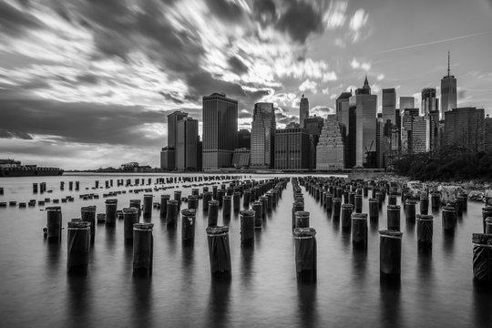 Brooklyn pier pylons © Photo VoJo