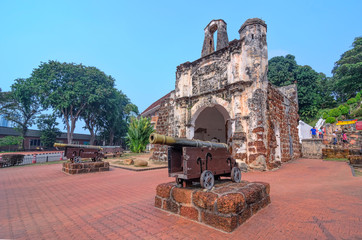 Fototapeta na wymiar MALACCA, MALAYSIA - OCTOBER 19: Porta de Santiago as known as Famosa facade on October 19, 2015 in Malacca, Malaysia. Famosa was built in 1511 by Alfonso D'Alboquerque