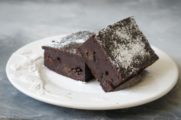 Brownies on applesauce and spelled flour with flowers