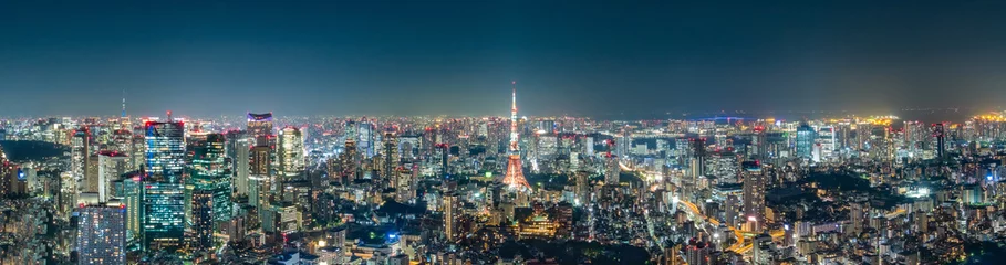 Tafelkleed Stadsgezicht van de skyline van Tokio, panorama luchtwolkenkrabbers uitzicht op kantoorgebouw en het centrum in Tokio in de avond. Japan, Azië. © tanarch