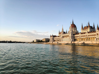 budapest: parlamento dal fiume