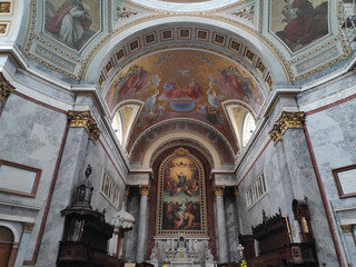 interno chiesa esztergom