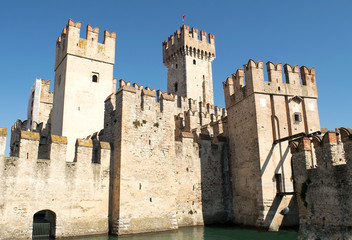 Obraz premium Lago di Garda Scaligero Castle