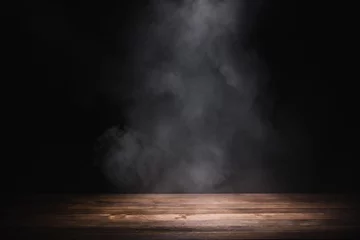 Fototapeten leerer Holztisch mit Rauch schweben auf dunklem Hintergrund © Thitiwat.Day