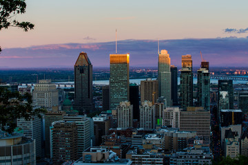 Fototapeta premium Montreal downtown at sunset