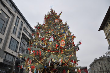 christmas tree and gifts