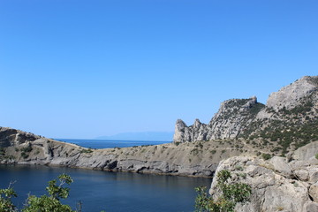 Fototapeta na wymiar view of the sea and rocks