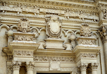 The sc ulptures on the facade of the church expose human sins, the forgiveness of which when repented is promised by God. 