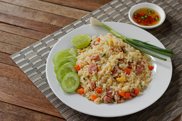 Fried Rice with Fermented Pork (Kao Pad Nham)