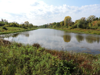 Fototapeta na wymiar landscape with river in autumn