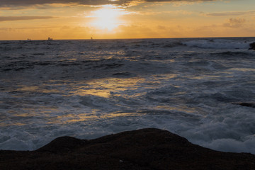 Fototapeta premium sunset on the beach of Azkorri, in Biscay