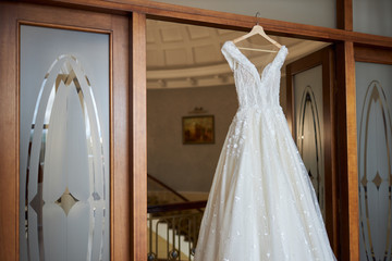 Fototapeta na wymiar wedding dress on mannequin