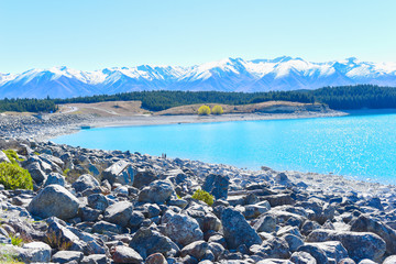 Lake Pukaki viewing point with mountain on snow