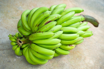 1 bunch of green bananas © Sunanta