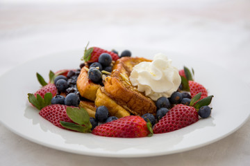 French toast with fresh fruits