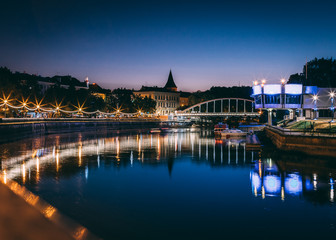 Obraz premium Tartu and emajõgi at night