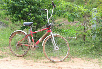 Fototapeta na wymiar dirt bicycle on country road