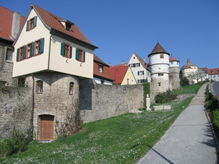 Fototapeta na wymiar Stadtmauer Am Felsenkeller in Dettelbach