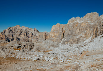 Fototapeta premium Panoramic mountain view with clear blue sky in the background 