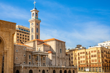 Obraz premium Katedra Saint Georges Maronite w centrum Bejrutu w Libanie